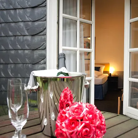 Pop-up-hotel Schloss Haniel 3*