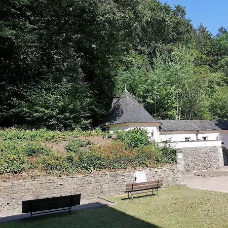 Pop-up-hotel Schloss Haniel 3*