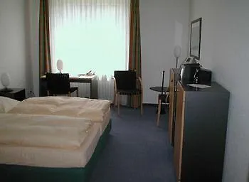 Pop-up-hotel Schloss Haniel 3*